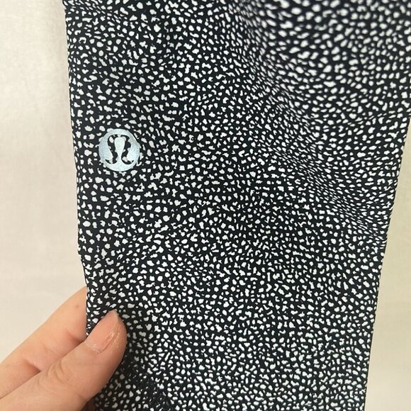 Lululemon Sz 4 Leggings Salt Alpine Black White Print Reflective - Picture 8 of 12